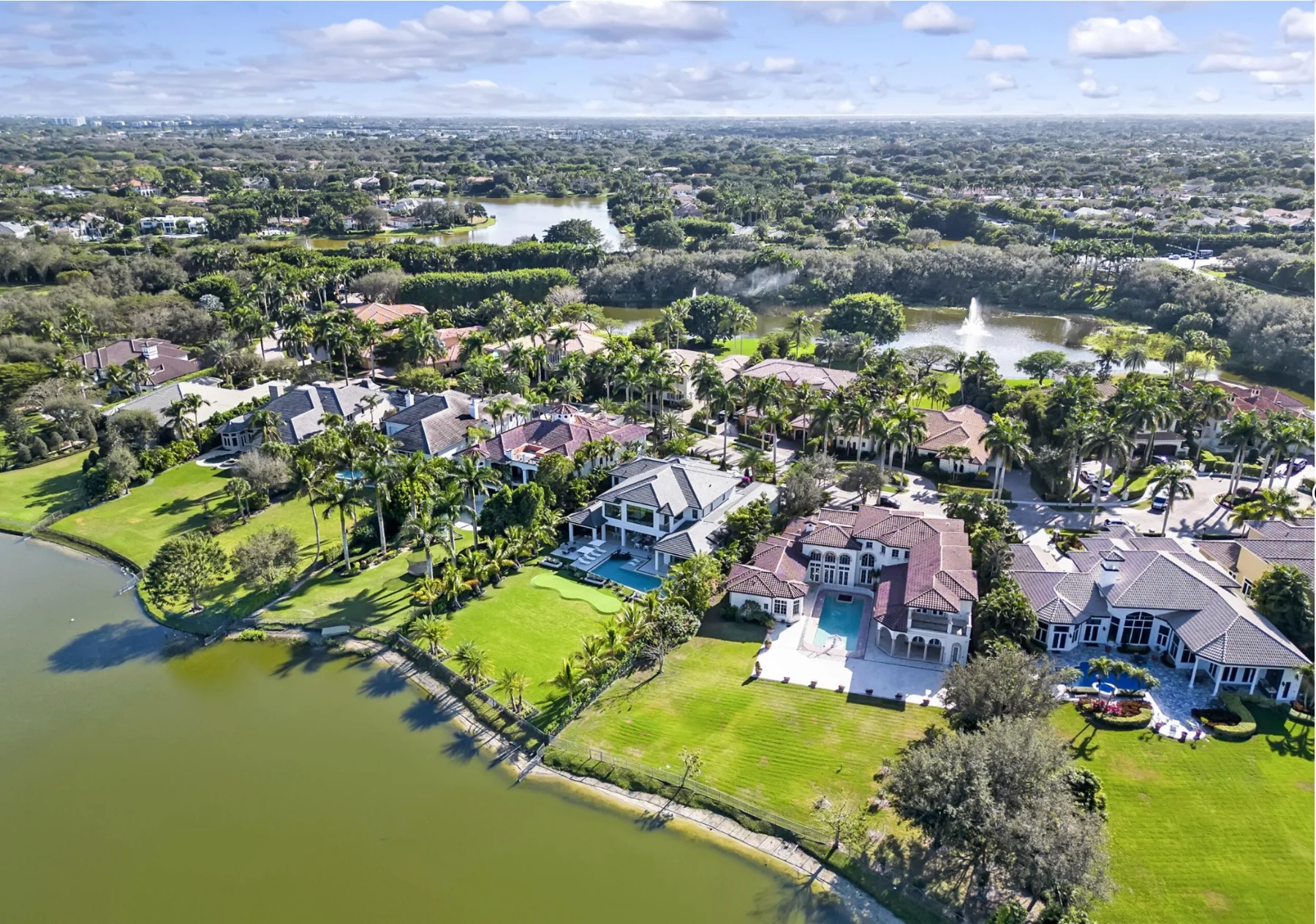 Community at Le Rivage